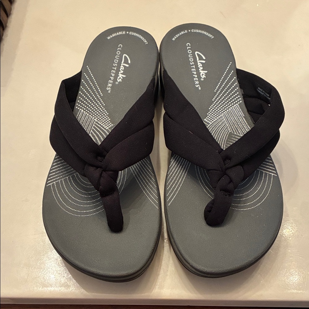 Clarks Women's Cloudstepper Black and Gray Sandals